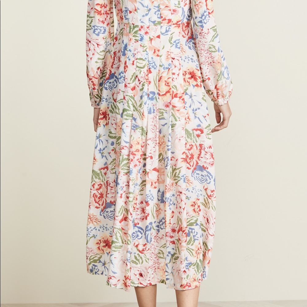 Rixo Camellia dress made out of soft and luxurious silk - Picture 5 of 11